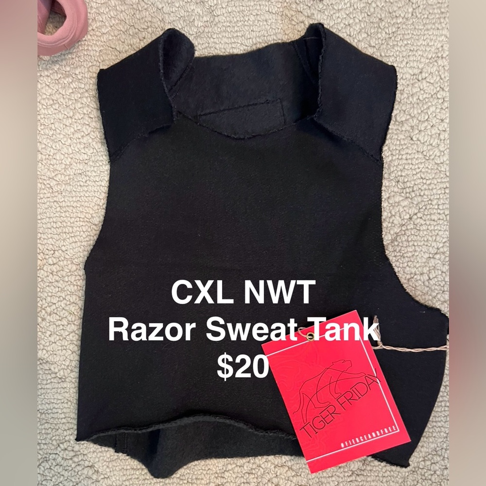 TIGER FRIDAY NWT Razor Crop , CXL
